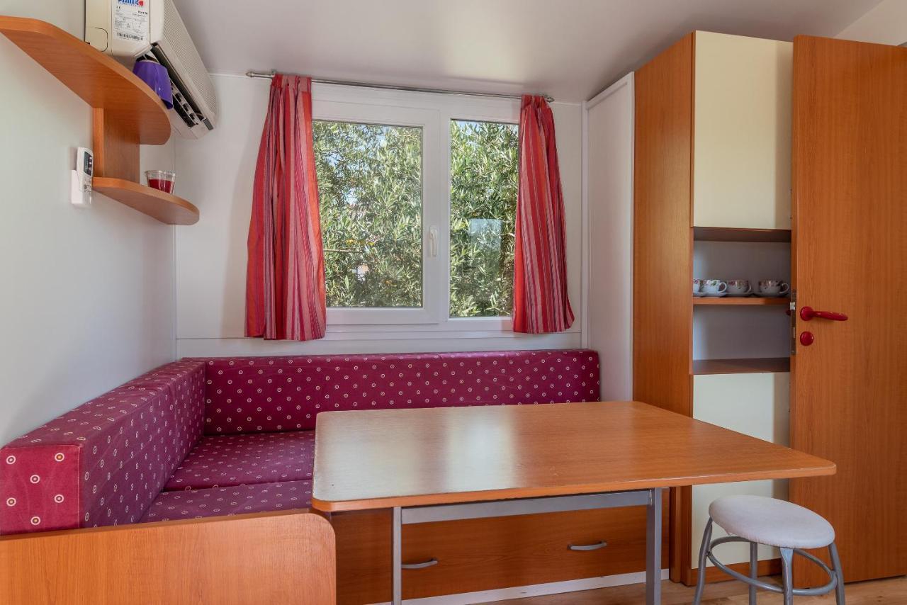 'Olive Grove' Camping House-Near The Beach Divulje Exterior foto