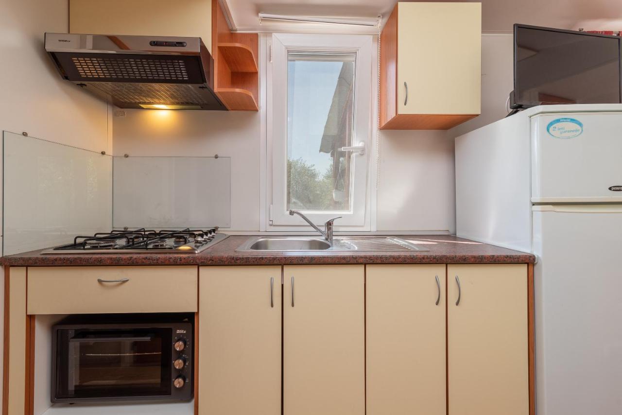 'Olive Grove' Camping House-Near The Beach Divulje Exterior foto