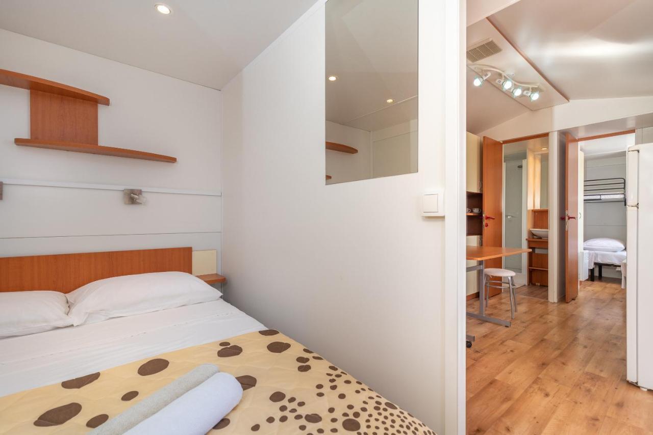 'Olive Grove' Camping House-Near The Beach Divulje Exterior foto